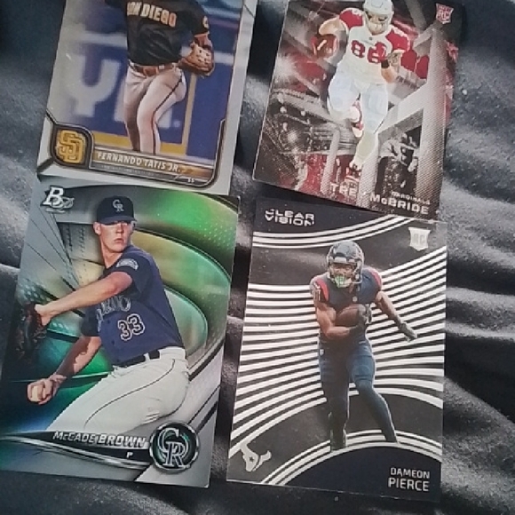 Assorted Baseball Trading Cards - Picture 3 of 5